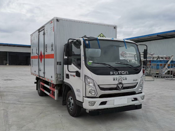 奧鈴5噸易燃?xì)怏w廂式運輸車