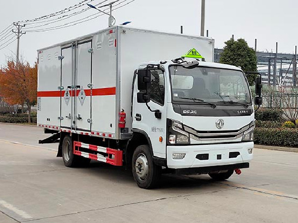 東風(fēng)5米2毒性物品廂式運輸車