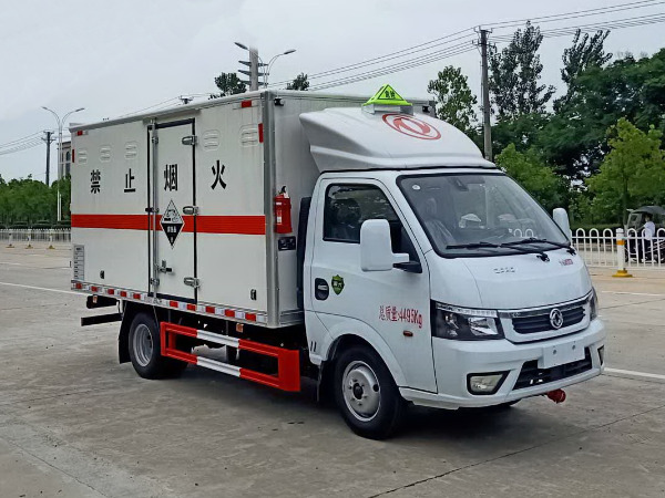 東風(fēng)途逸腐蝕性物品廂式運輸車