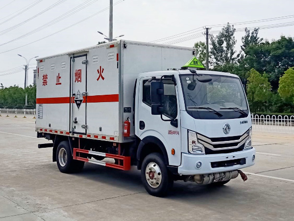 東風(fēng)藍(lán)牌腐蝕性物品廂式運輸車