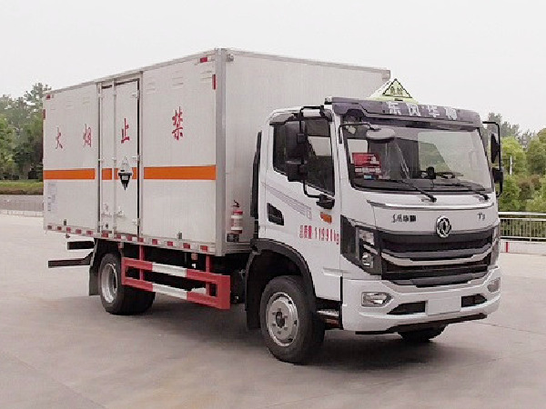 東風(fēng)華神T3腐蝕性物品廂式運輸車