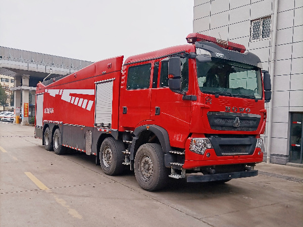 重汽豪沃18噸泡沫消防車(chē) 重汽豪沃18噸泡沫消防車(chē)