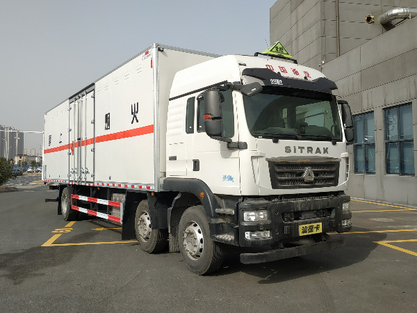 9米6爆破器材運(yùn)輸車(chē)