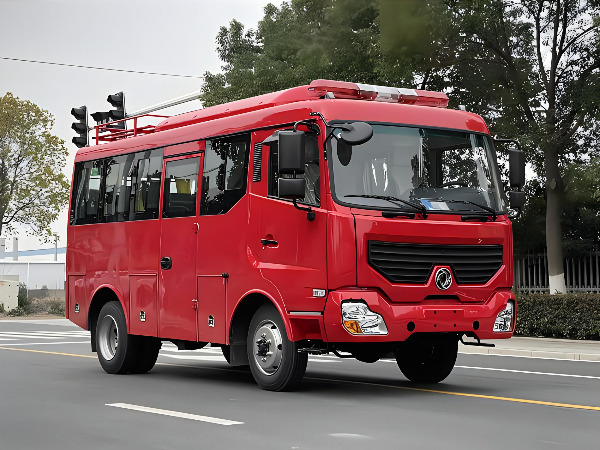 東風(fēng)超龍17座運(yùn)兵車 東風(fēng)超龍17座運(yùn)兵車