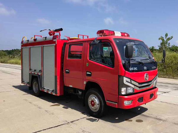 東風(fēng)2.5噸泡沫消防車(chē)