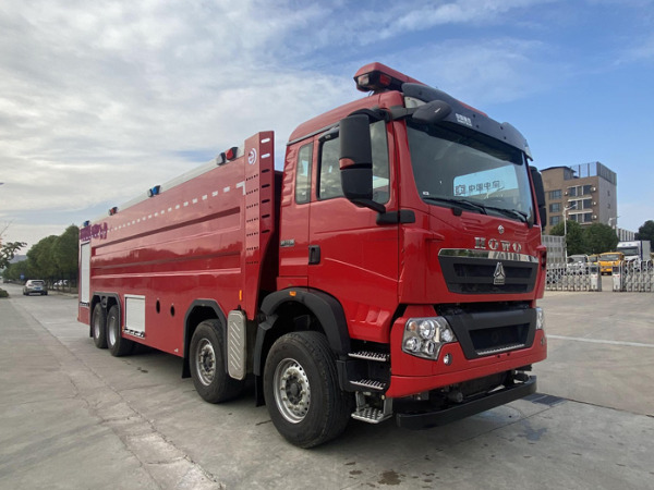 重汽24噸泡沫消防車(chē)