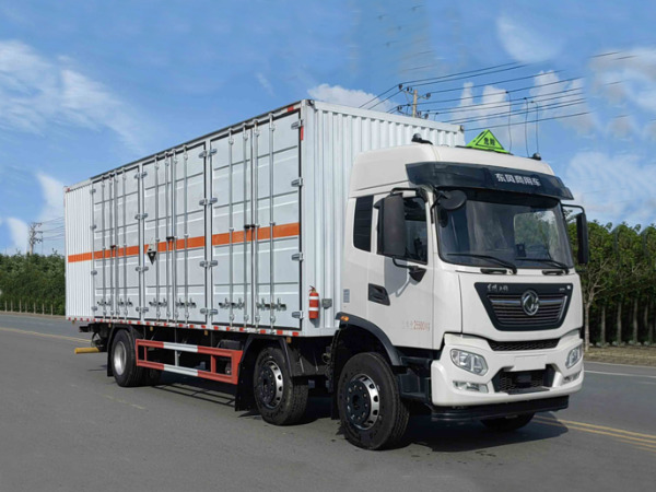 東風(fēng)三軸腐蝕性物品廂式運輸車