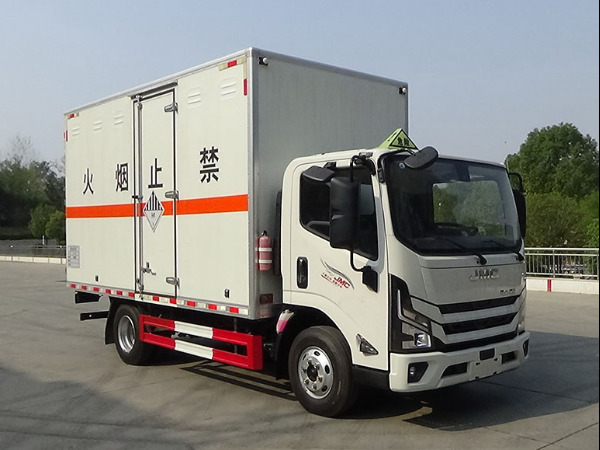 江鈴5噸雜項(xiàng)物品廂式運(yùn)輸車(chē)