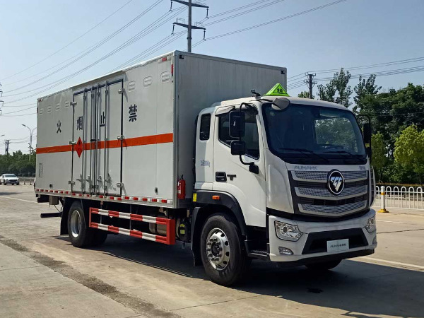 福田歐航易燃液體廂式運(yùn)輸車