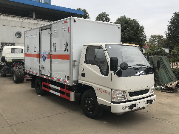 江鈴藍(lán)牌腐蝕性物品廂式運輸車