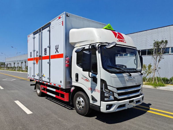 4米2爆破器材運(yùn)輸車(chē)