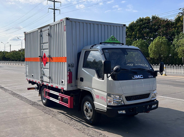 江鈴易燃液體廂式運(yùn)輸車