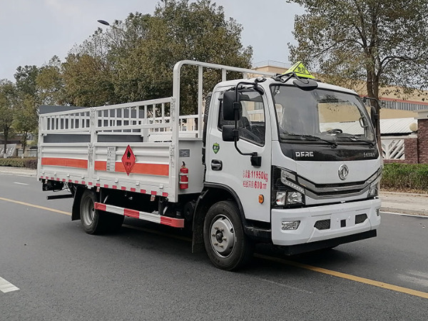 東風(fēng)5米2氣瓶運(yùn)輸車(chē)