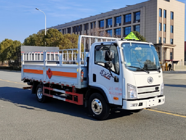 解放藍(lán)牌氣瓶運(yùn)輸車