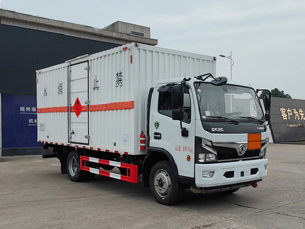 東風(fēng)福瑞卡易燃?xì)怏w廂式運(yùn)輸車(chē)