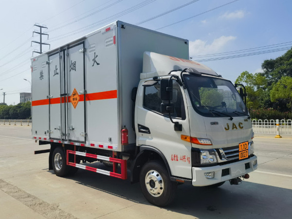 江淮駿鈴煙花爆竹運(yùn)輸車