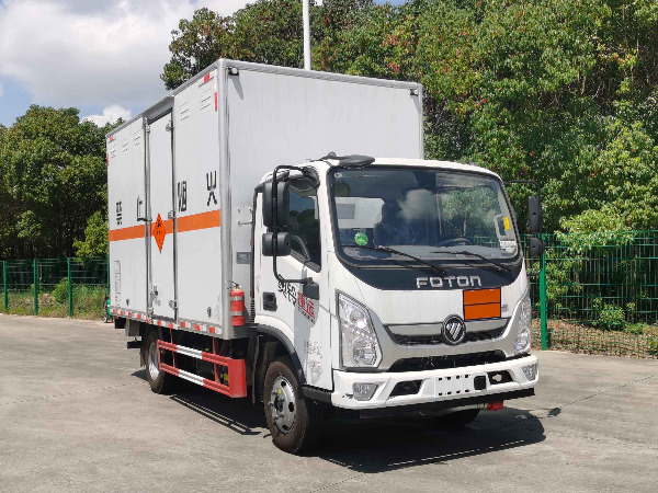奧鈴藍(lán)牌爆破器材運(yùn)輸車(chē)