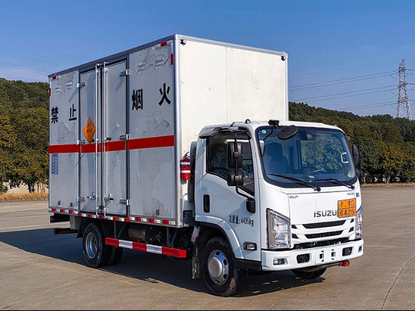五十鈴煙花爆竹運(yùn)輸車