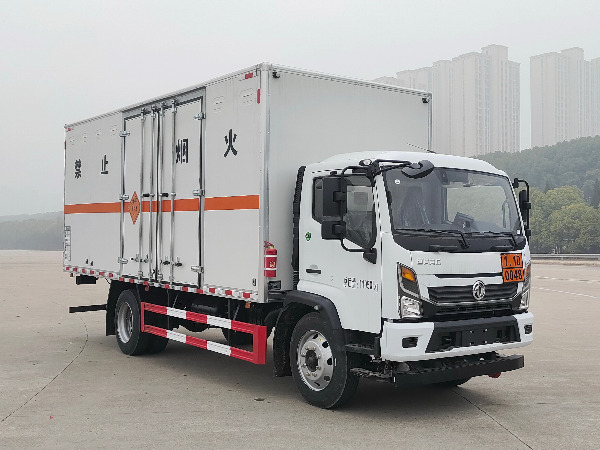 東風(fēng)凱普特爆破器材運(yùn)輸車(chē)